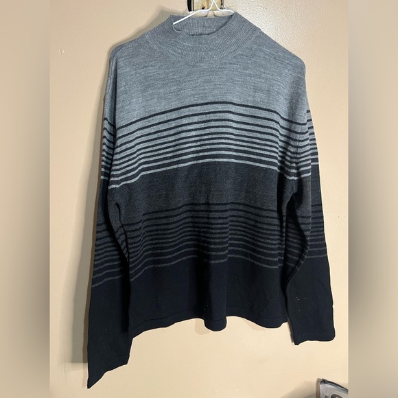 Carolyn Taylor Men's Black and Gray Striped Crewneck Sweater - Picture 1 of 3